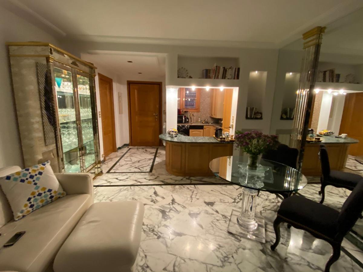 Sunny Panoramic Balcony Apartment Eze