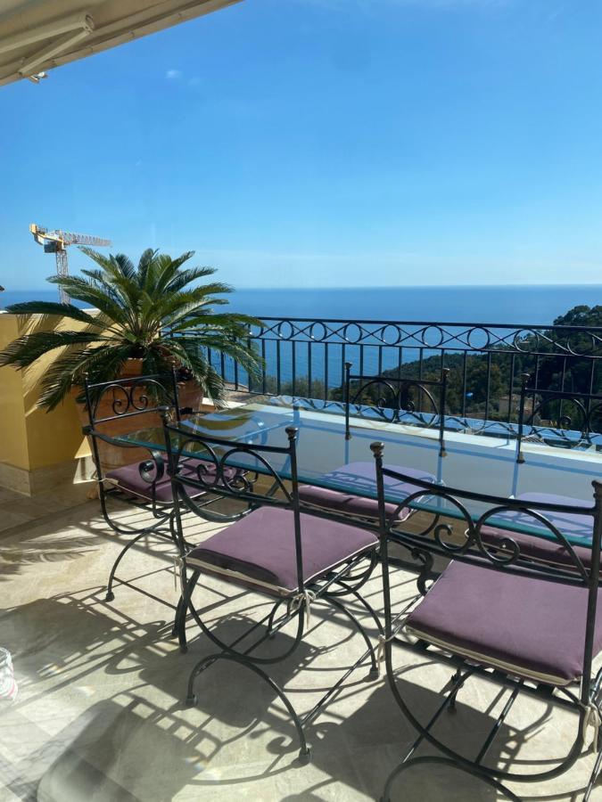 Sunny Panoramic Balcony Apartment