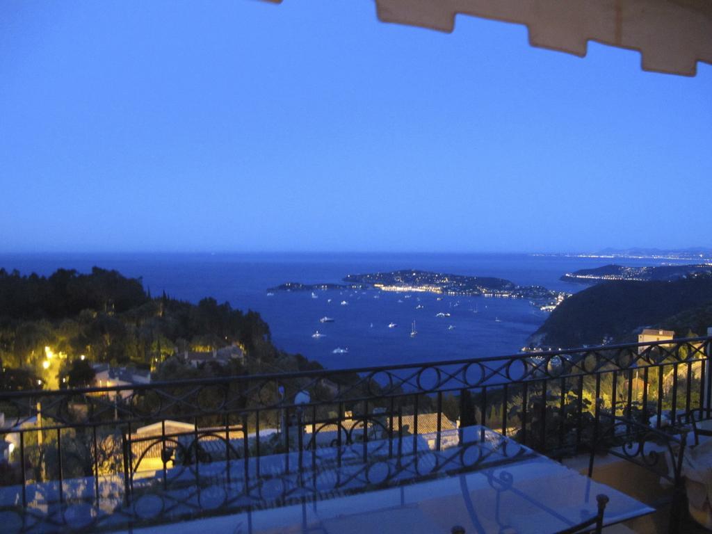 Sunny Panoramic Balcony Apartment Eze