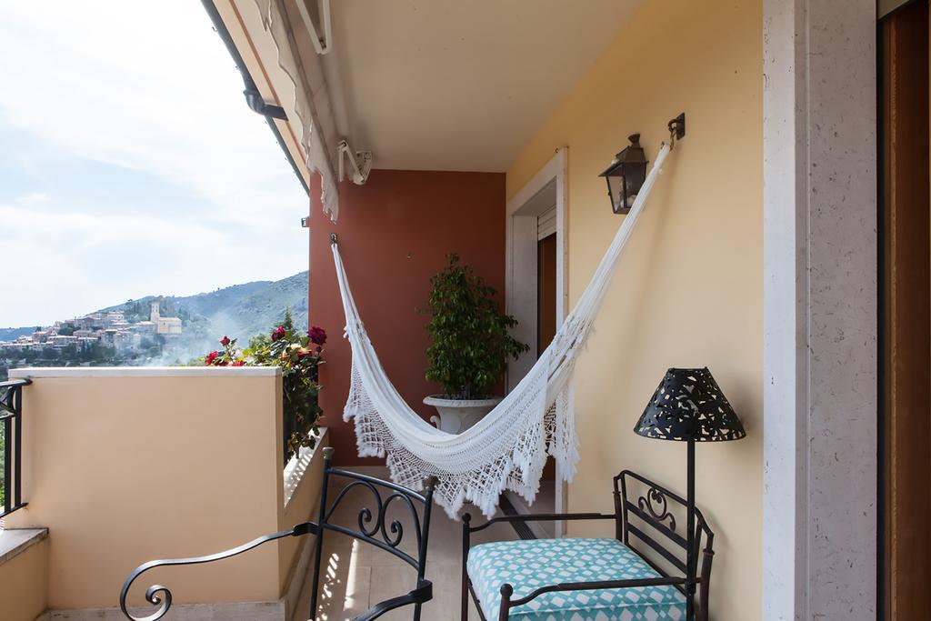Sunny Panoramic Balcony *