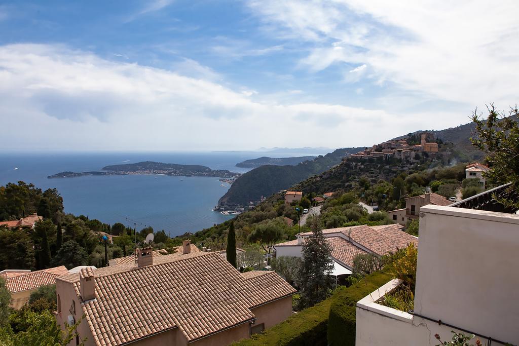 Sunny Panoramic Balcony Apartment Eze