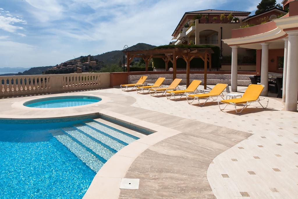 Sunny Panoramic Balcony *